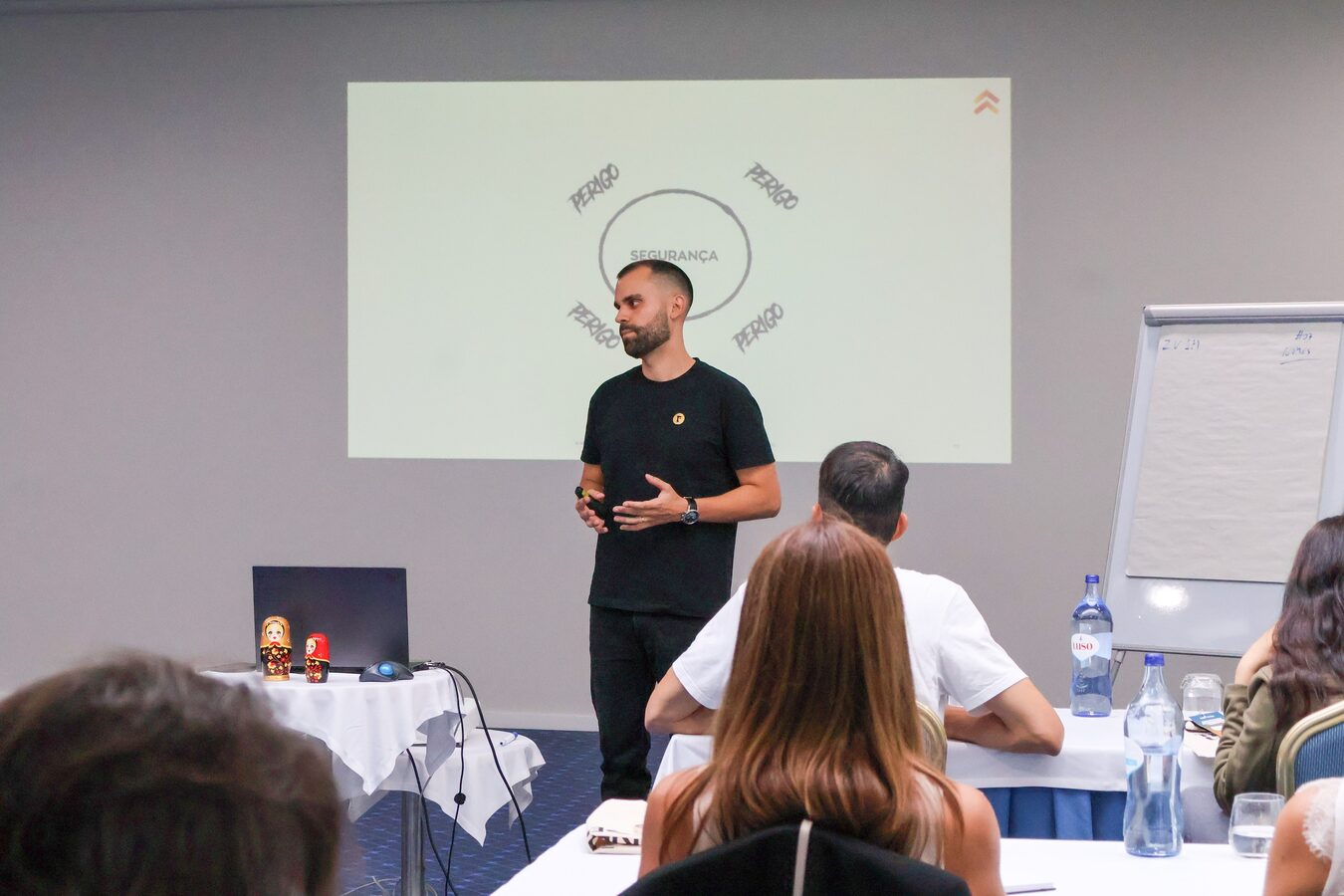 Sérgio Salino em sessão presencial da CIL com participantes
